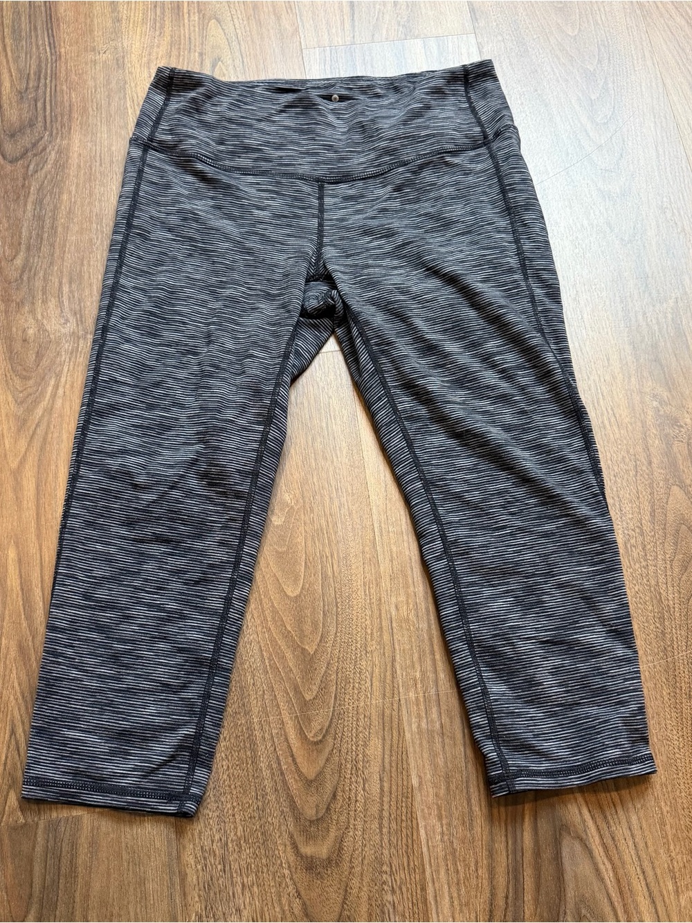 Athleta Charcoal Space-Dye Striped Crop Leggings Sz M